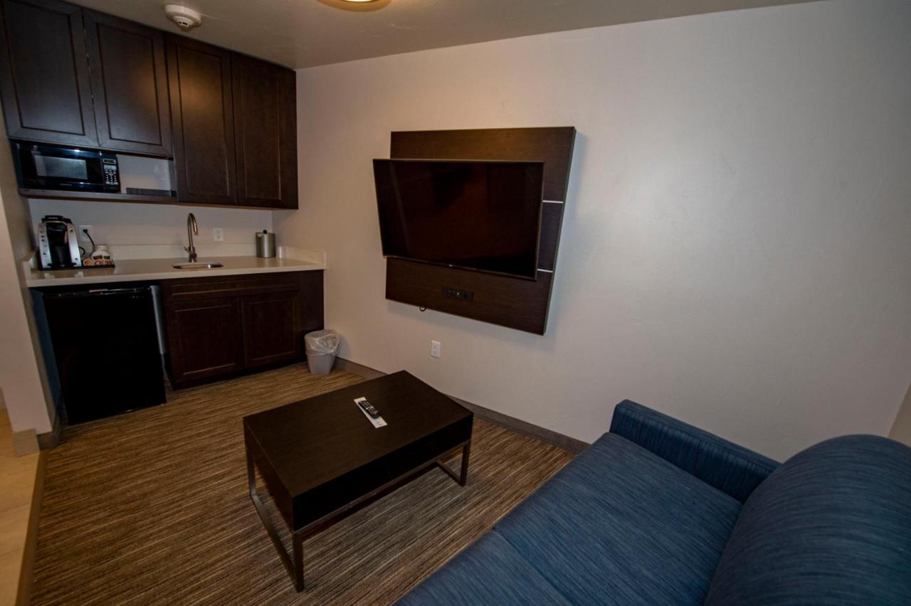 Holiday Inn Express & Suites - Colorado Springs Afa Northgate By Ihg Ruang foto