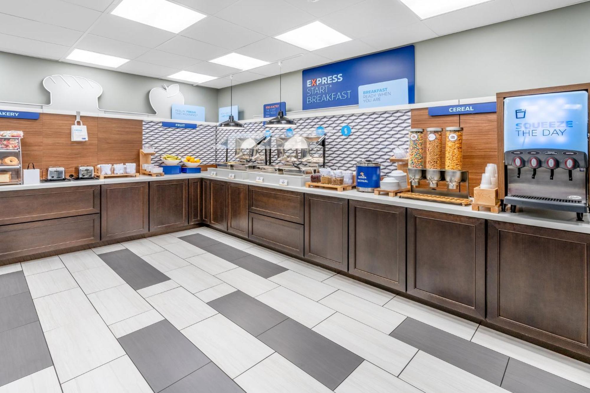 Holiday Inn Express & Suites - Colorado Springs Afa Northgate By Ihg Bagian luar foto