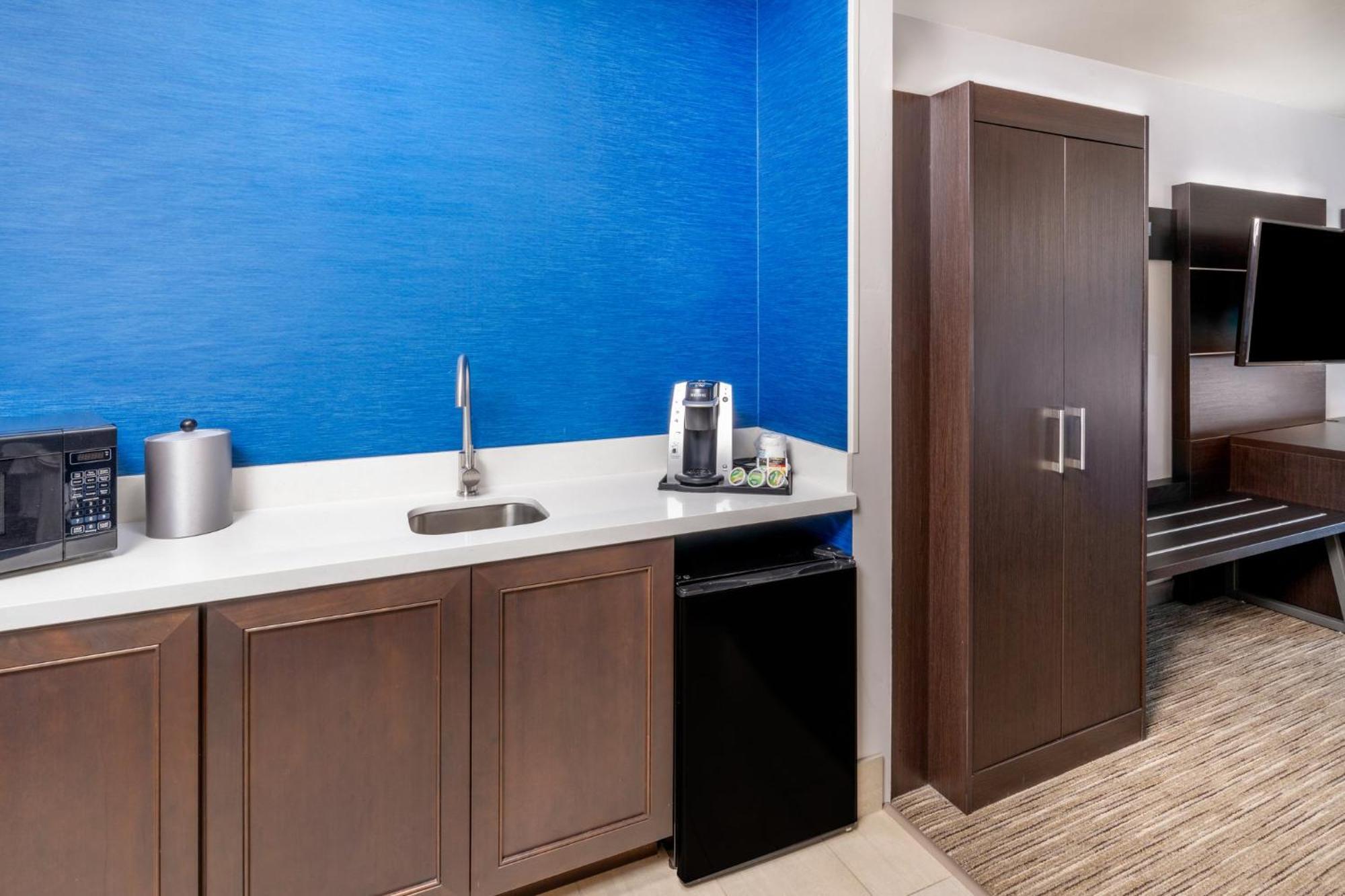 Holiday Inn Express & Suites - Colorado Springs Afa Northgate By Ihg Bagian luar foto