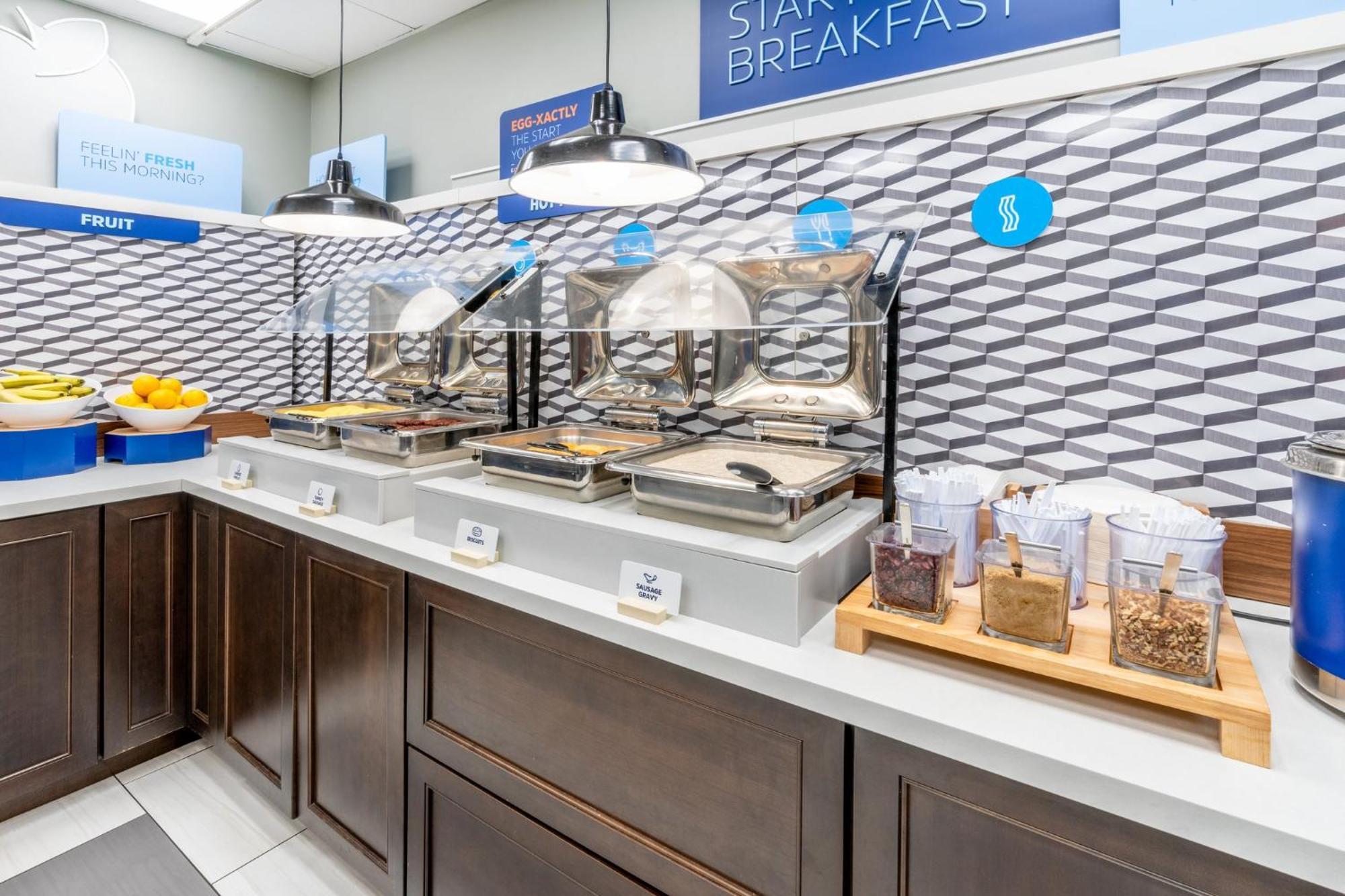 Holiday Inn Express & Suites - Colorado Springs Afa Northgate By Ihg Bagian luar foto