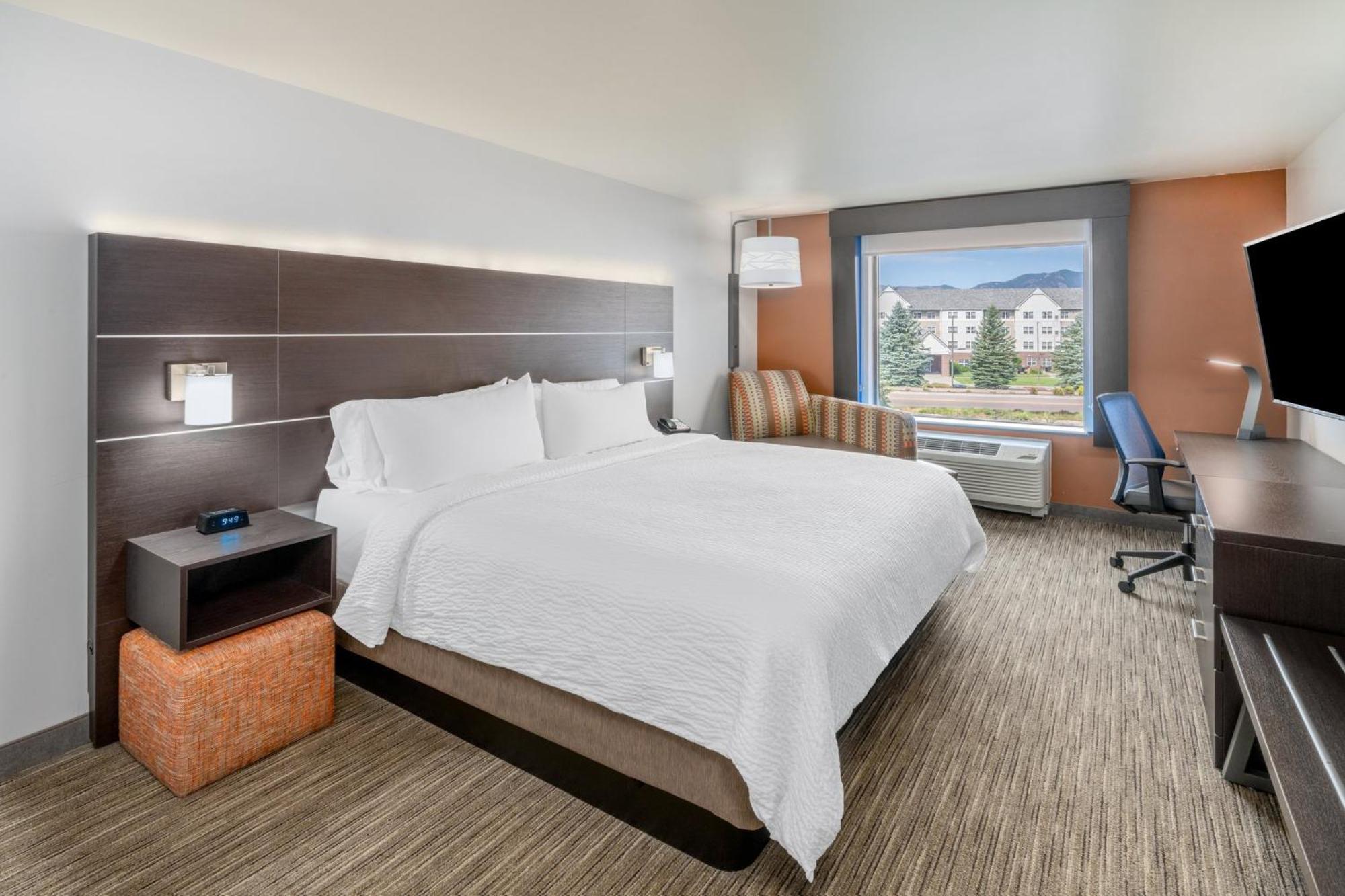 Holiday Inn Express & Suites - Colorado Springs Afa Northgate By Ihg Bagian luar foto
