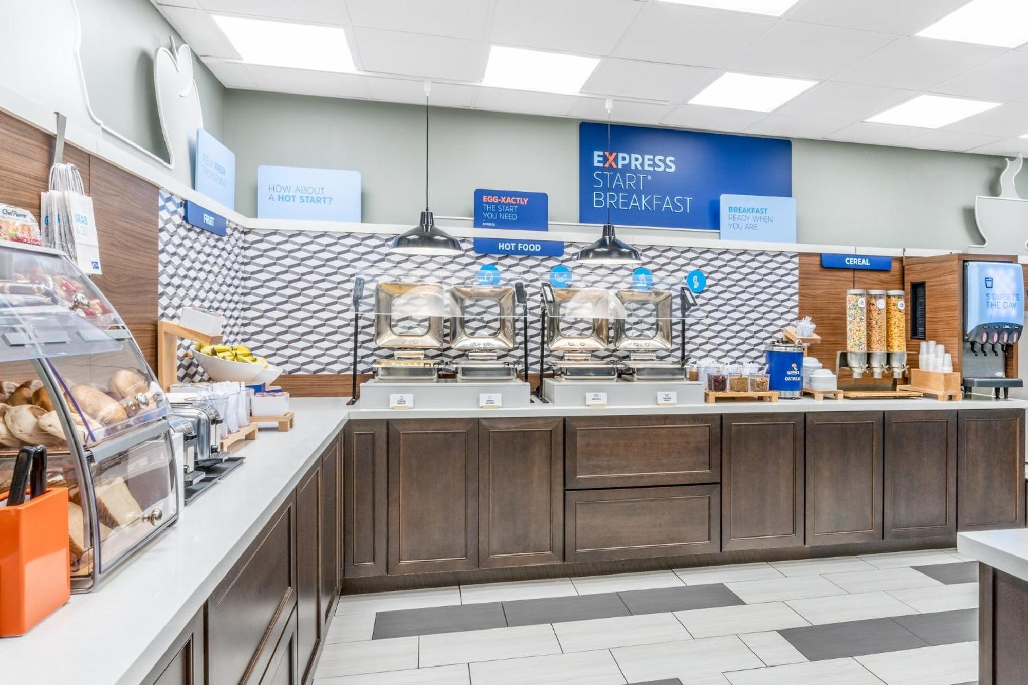 Holiday Inn Express & Suites - Colorado Springs Afa Northgate By Ihg Bagian luar foto