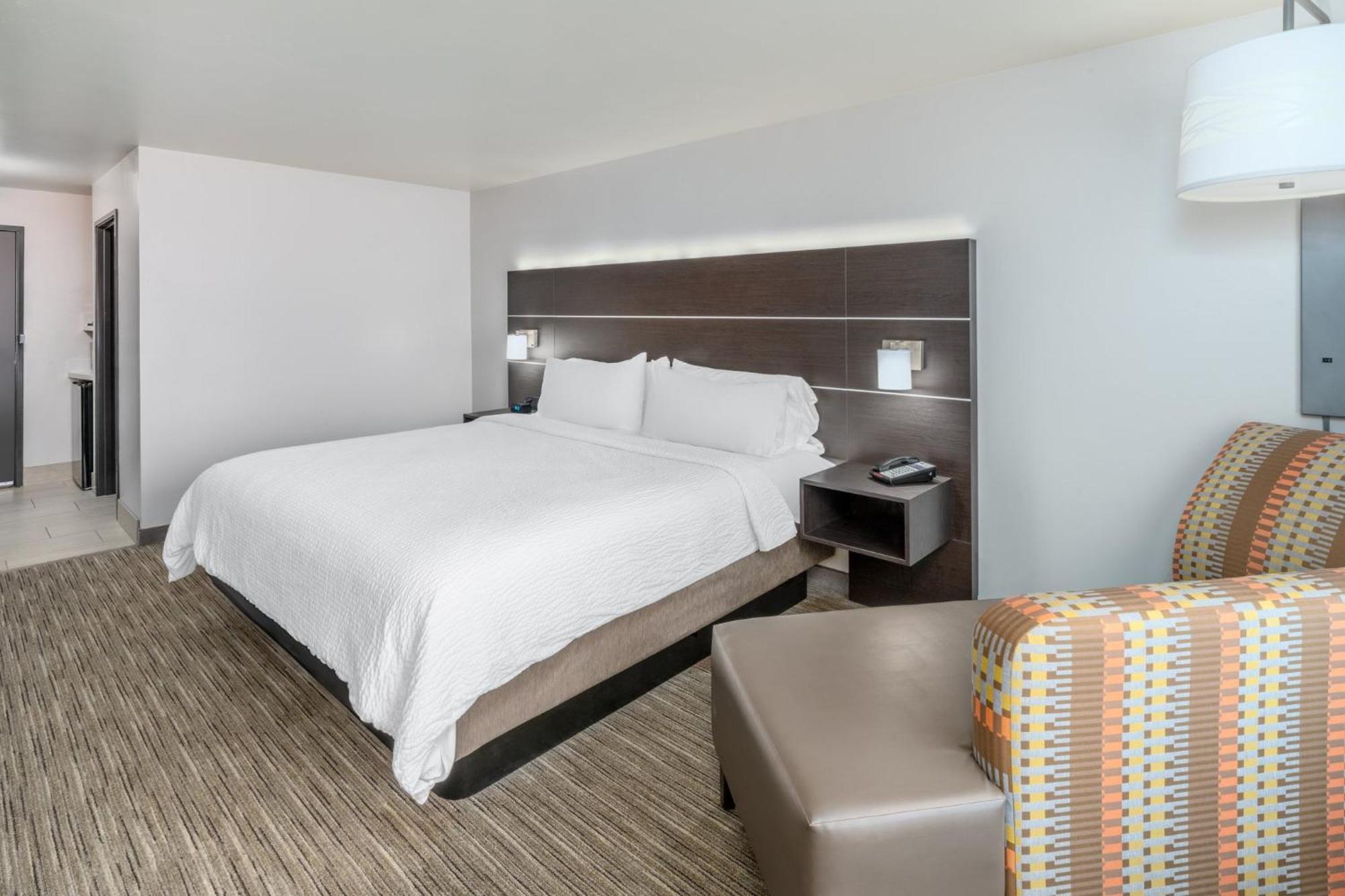 Holiday Inn Express & Suites - Colorado Springs Afa Northgate By Ihg Bagian luar foto