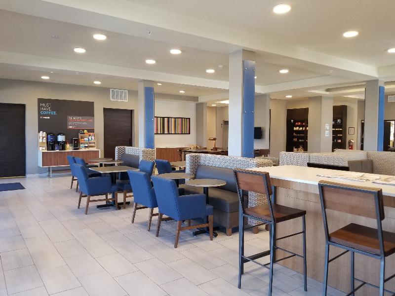 Holiday Inn Express & Suites - Colorado Springs Afa Northgate By Ihg Bagian luar foto